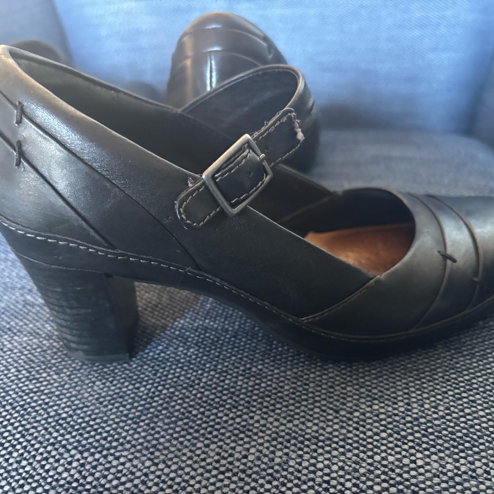 Elegant Black Heeled Women's Shoes